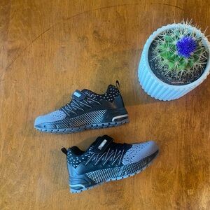 UBFEN Kids Sneakers Black Gray Size 11C (EU 29) Like New